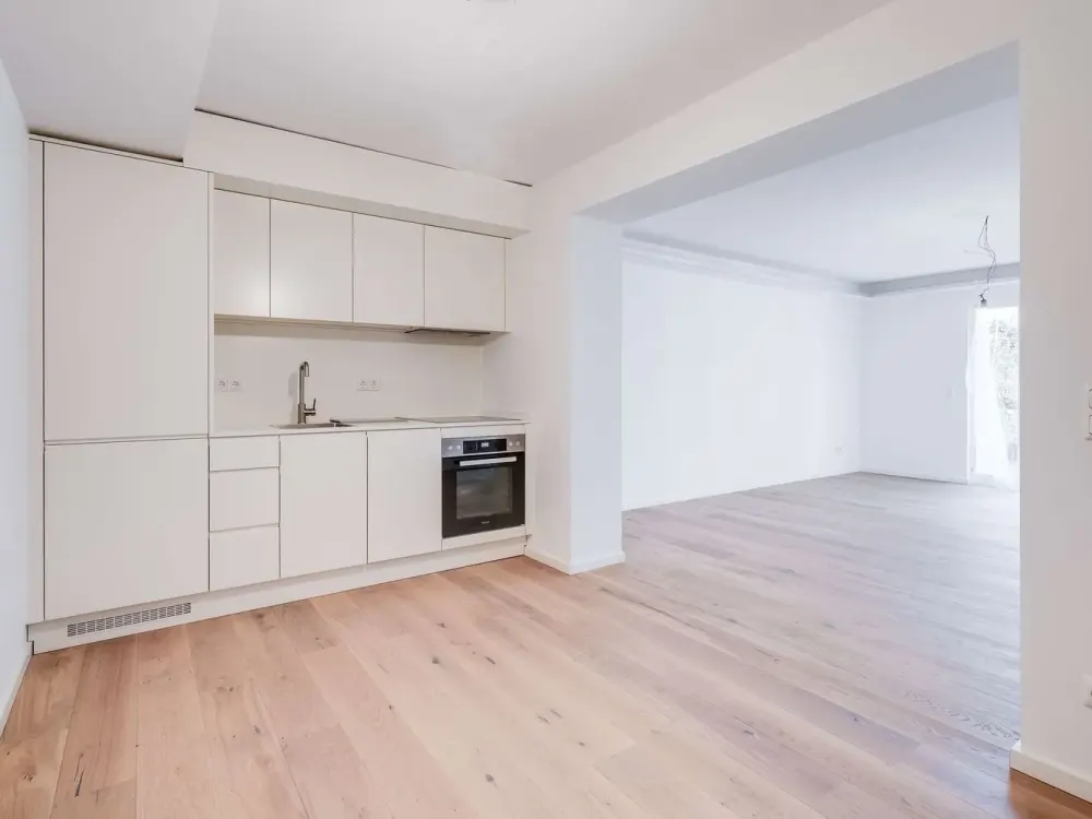 2 - Zimmer Wohnung mit Terrasse in Westend // 2-room APT with terrace in Westend