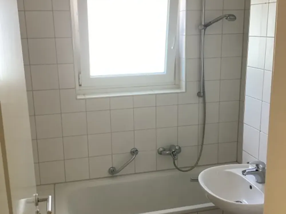 Right in the Middle! Attractive 2-Room Apartment with a View