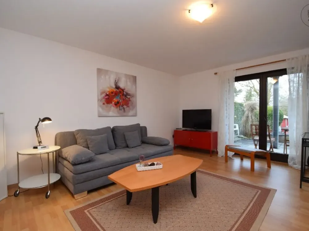 Helles möbliertes Apartment mit Küche, Internet und Stellplatz in Leverkusen