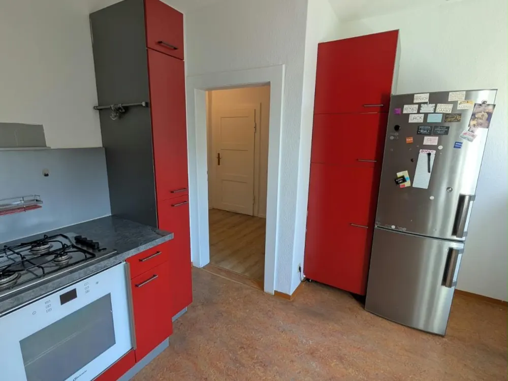 Schöne 6 Raumwohnung mit Bädern und Einbauküche in Dresden-Kemnitz