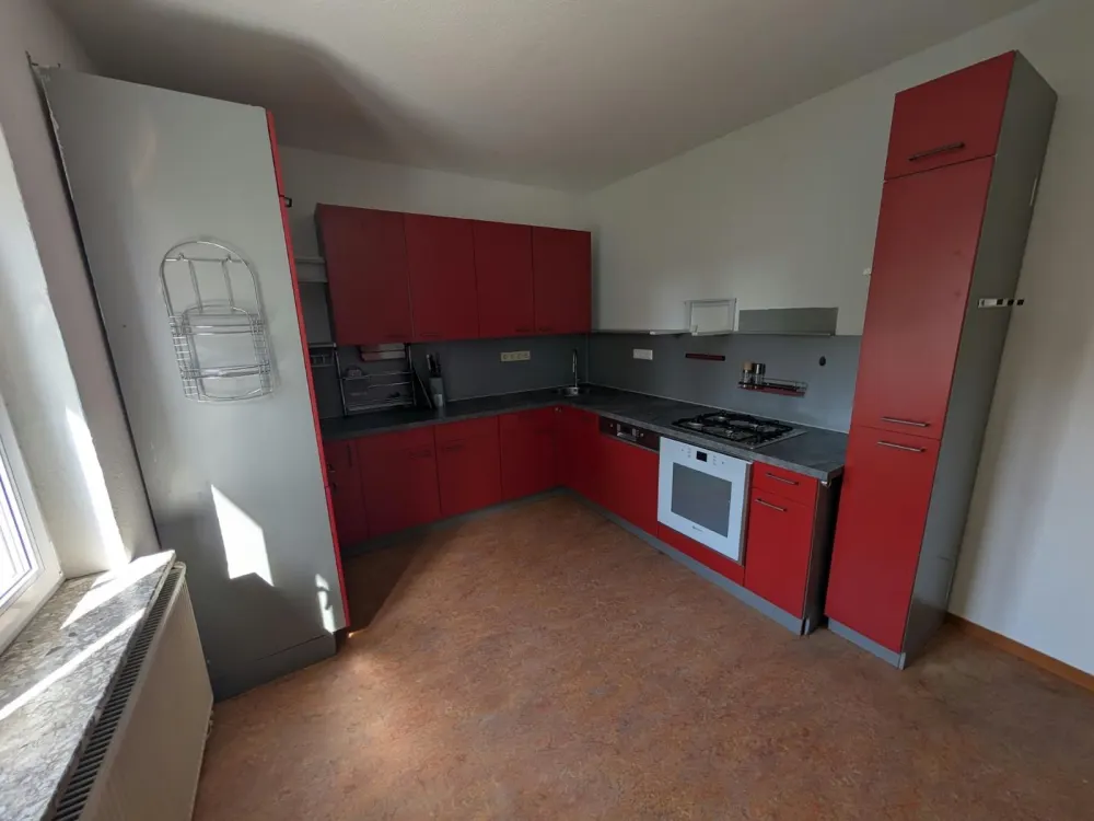 Schöne 6 Raumwohnung mit Bädern und Einbauküche in Dresden-Kemnitz