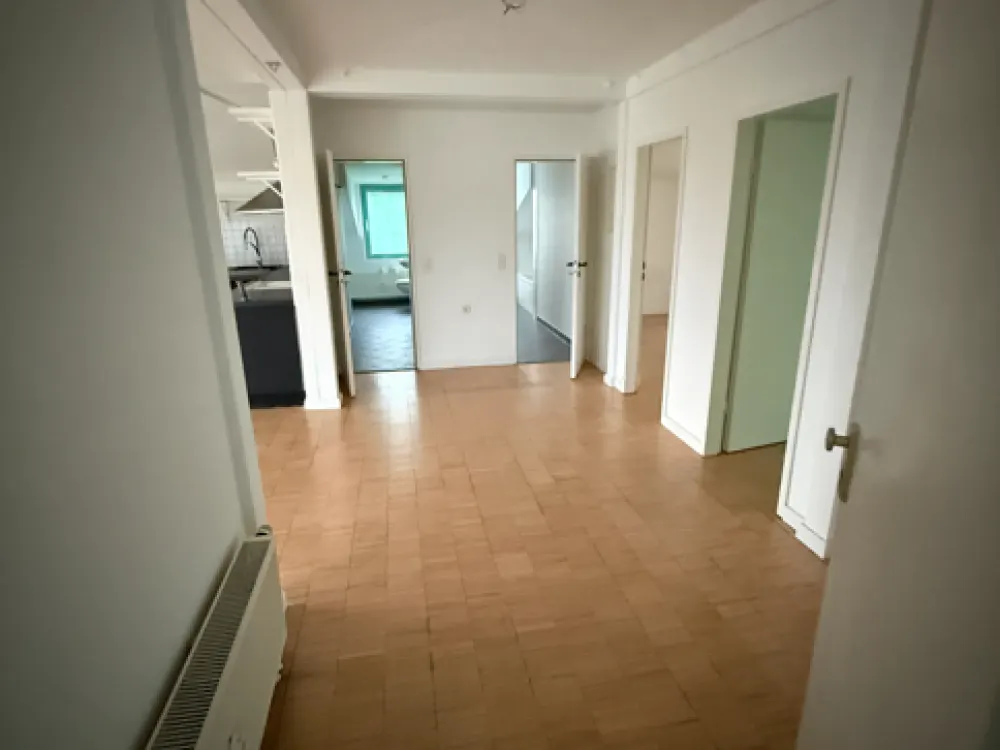 3-Zimmer-Dachgeschosswohnung in Hofheim [HMR-O10E05] [HMR-O10E05]