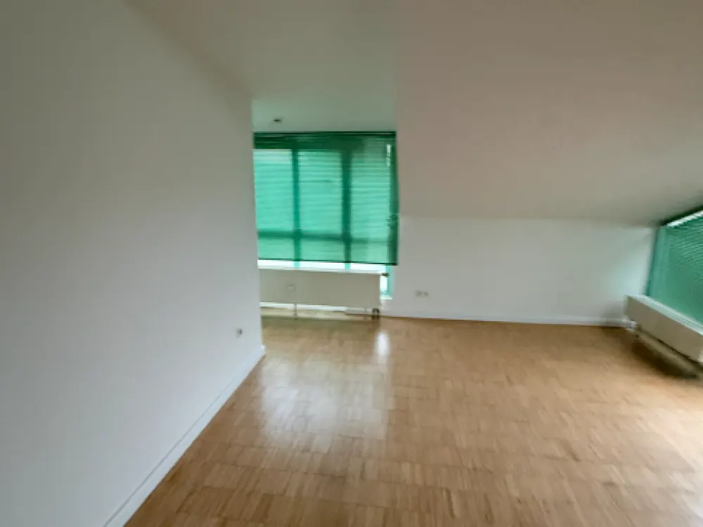3-Zimmer-Dachgeschosswohnung in Hofheim [HMR-O10E05] [HMR-O10E05]
