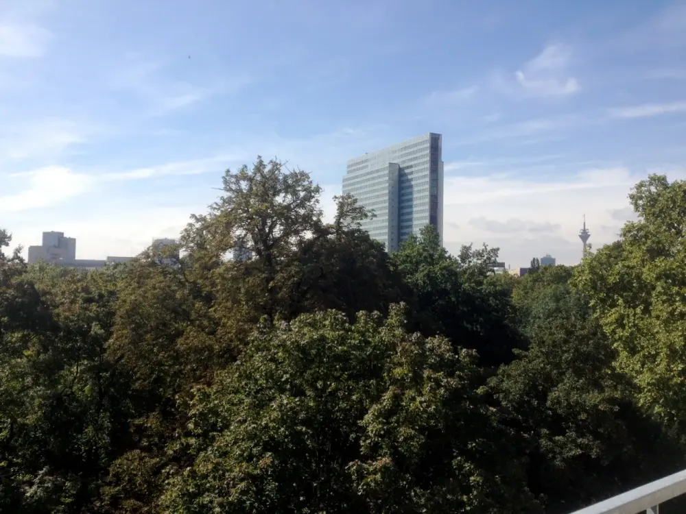 Penthouse directly at Hofgarten | 118 m² | large sun terrace | quiet & central | limited term