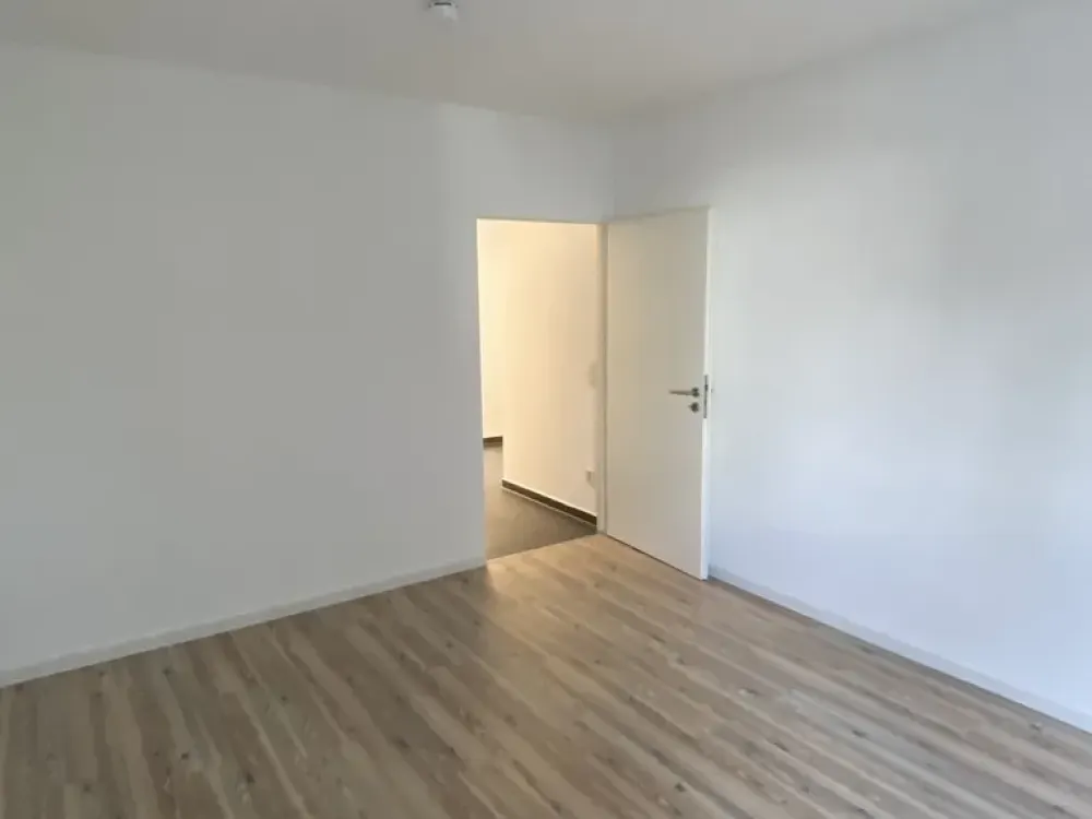 Wohnung mit 3 Zimmern und Loggia in Köln