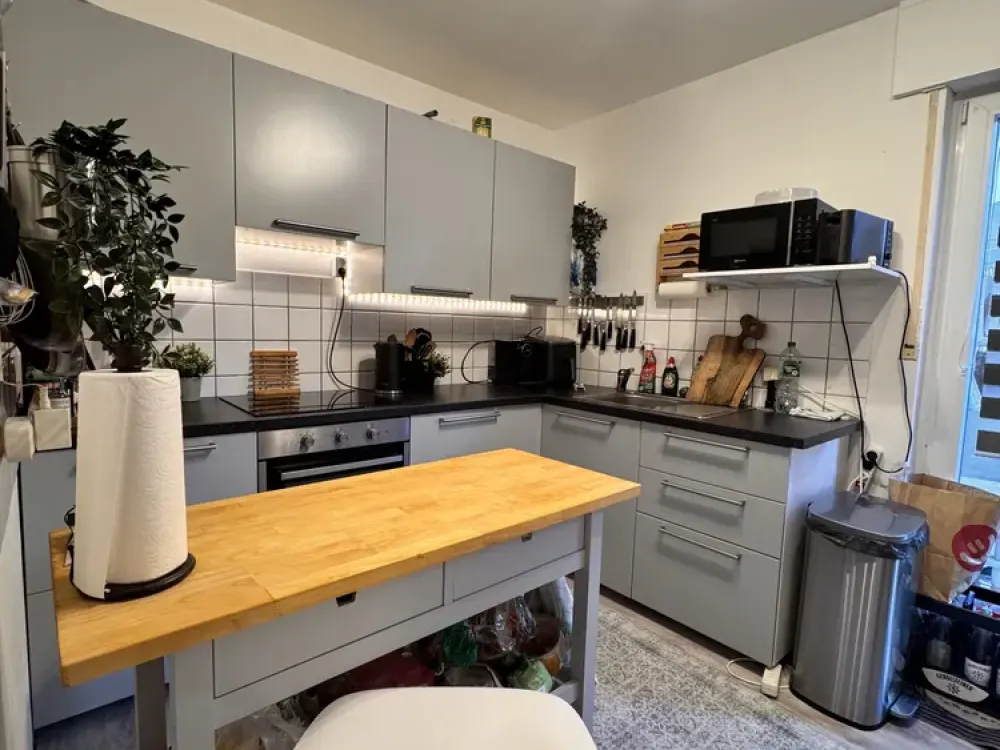2-Zimmer-Wohnung mit Einbauküche, Balkon& eigenem Garten
