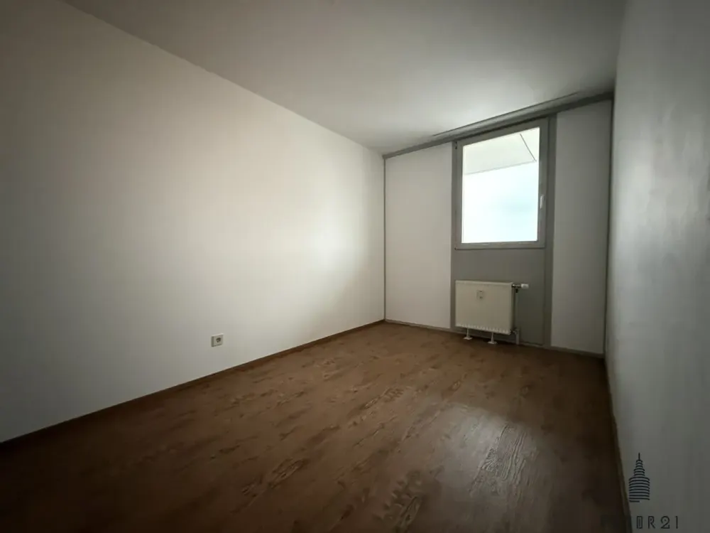 Spacious 3.5-Room Apartment in München-Solln