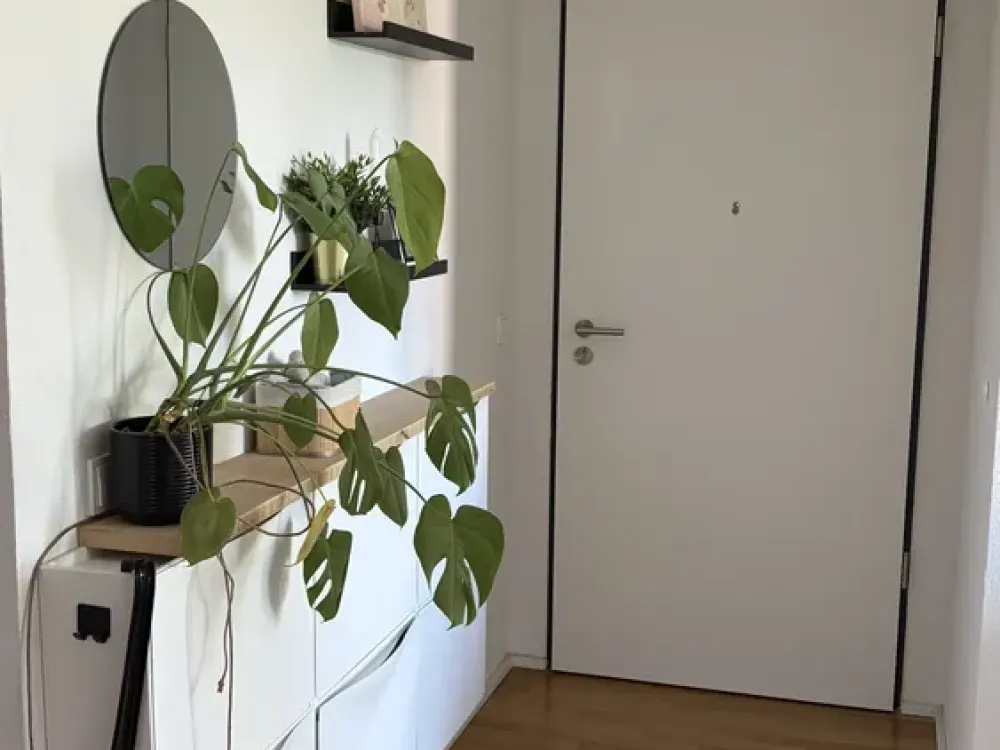Helle 2,5-Zimmer-Wohnung mit Loggia, EBK & TG-Stellplatz