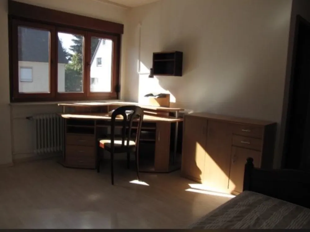 Ruhiges Zimmer in Toplage, Zimmer 6 geteilte Küche, eigenes Bad