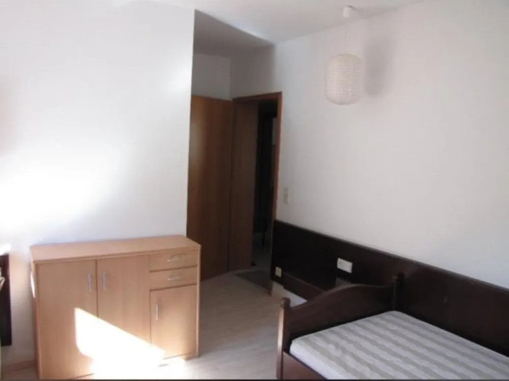 Ruhiges Zimmer in Toplage, Zimmer 6 geteilte Küche, eigenes Bad