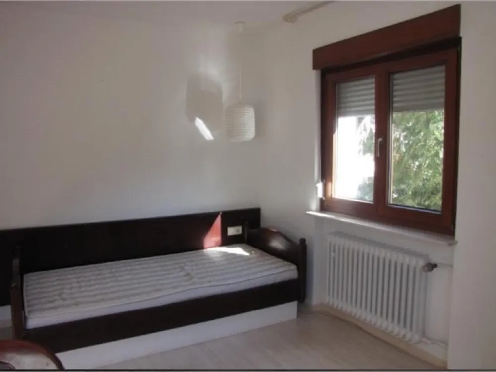 Ruhiges Zimmer in Toplage, Zimmer 6 geteilte Küche, eigenes Bad