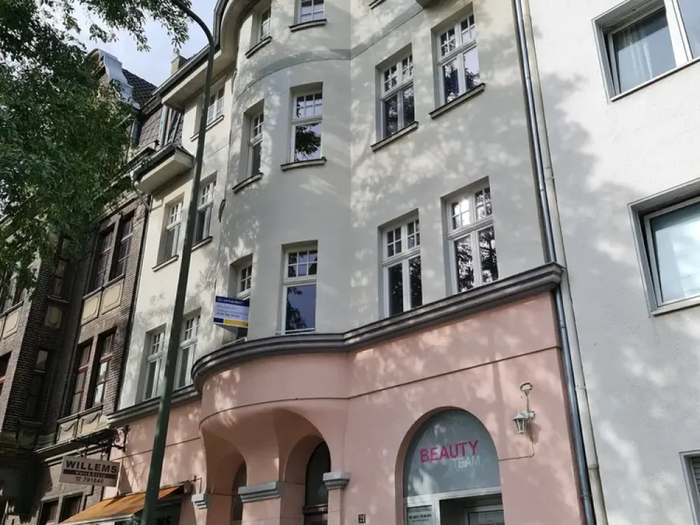 3-Room Apartment with Balcony