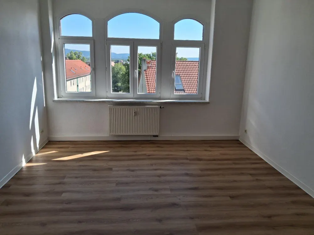 großzügige Dreiraumwohnung in denkmalgeschütztem Haus