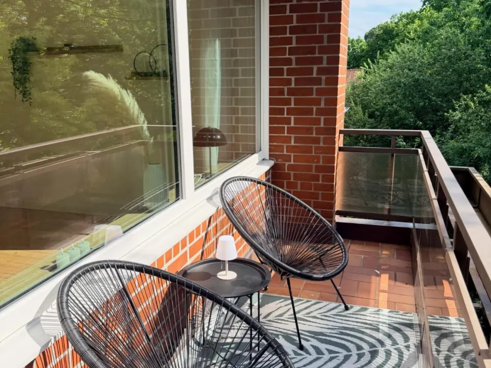 Möblierte 2-Zimmer-Wohnung mit Balkon - frisch saniert