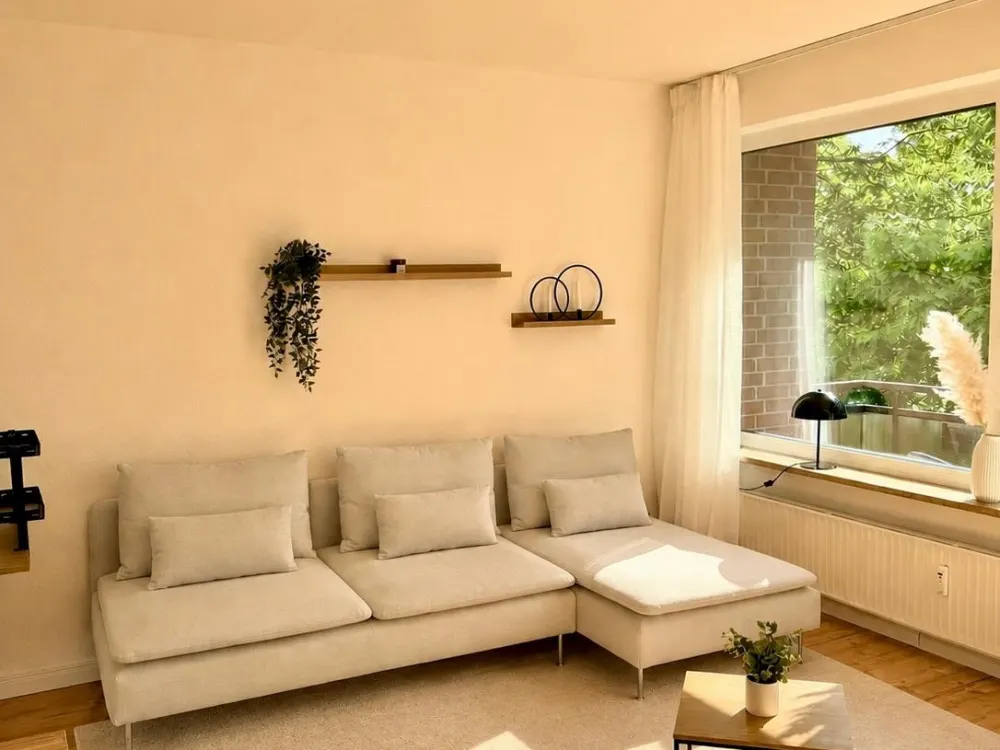 Möblierte 2-Zimmer-Wohnung mit Balkon - frisch saniert