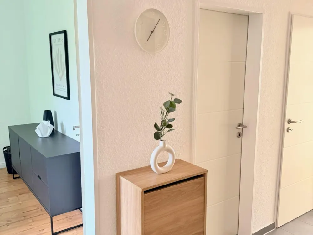 Möblierte 2-Zimmer-Wohnung mit Balkon - frisch saniert