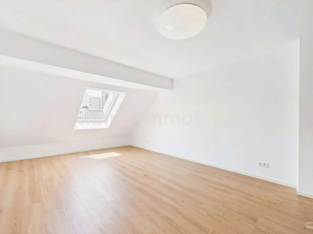 Moderne 3-Zimmer-Dachgeschosswohnung in Frankfurt-Goldstein