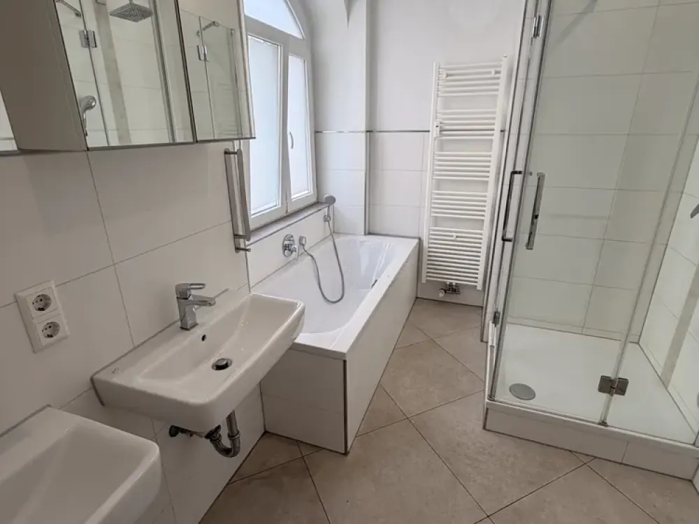 Saniertes Altbau-Maisonette mit toller Küche