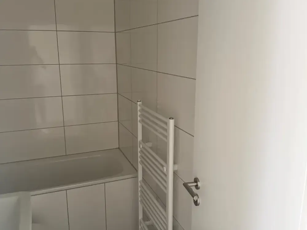 شقة غرفة واحدة مجددة متاحة فوراً