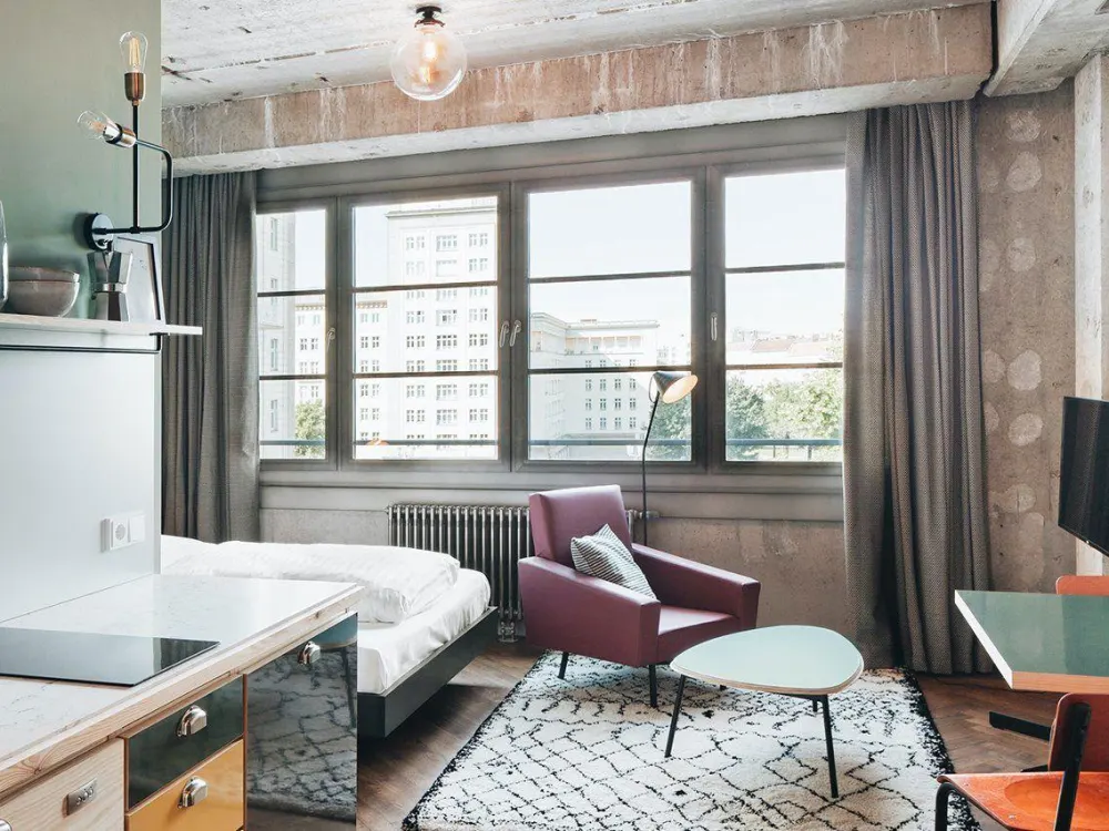 Neon Wood Student Housing in Berlin Friedrichshain, Neon Silver Apartment