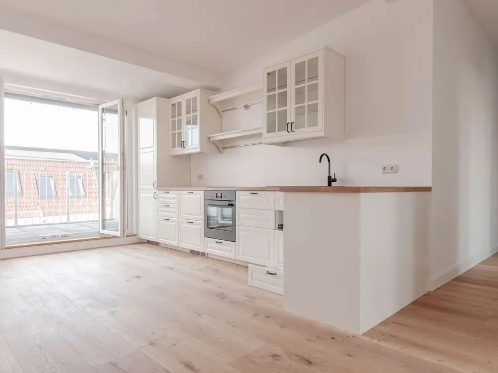 Erstbezug mit TERRASSE im Dachausbau, stilvolle 2-Zimmer-Wohnung mit AUFZUG in Prenzlauer Berg