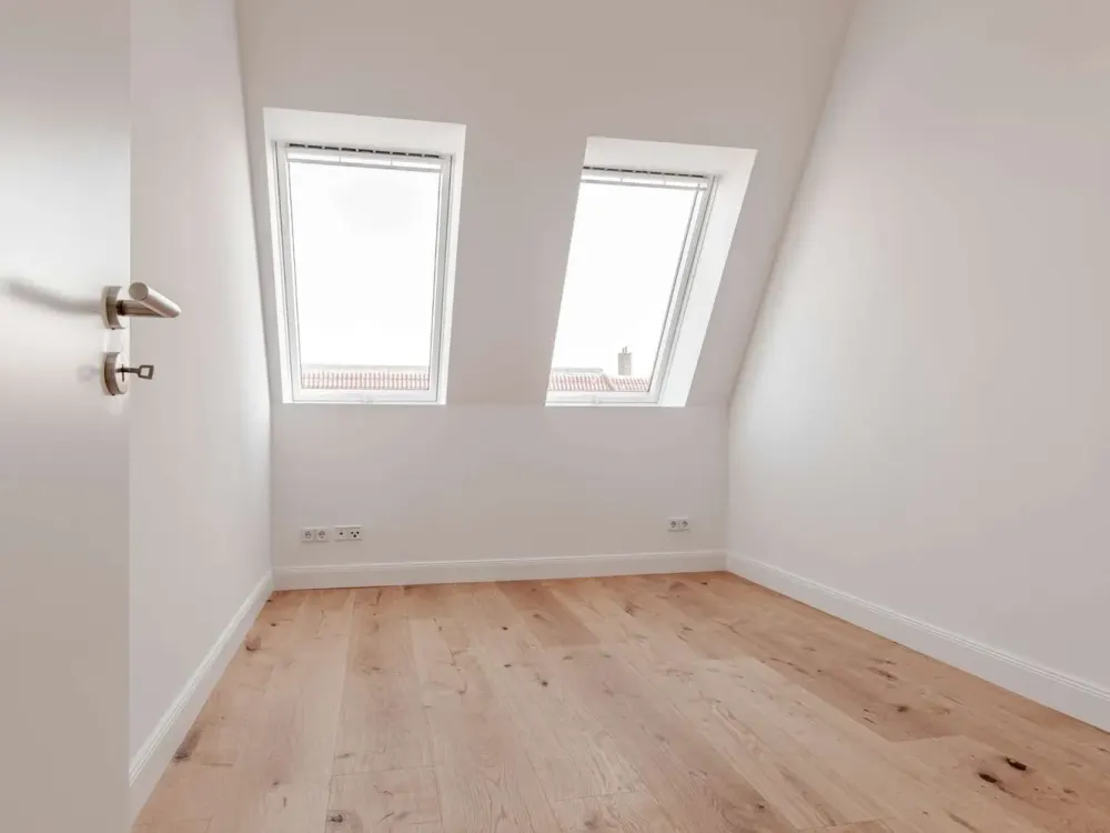 Erstbezug mit TERRASSE im Dachausbau, stilvolle 2-Zimmer-Wohnung mit AUFZUG in Prenzlauer Berg