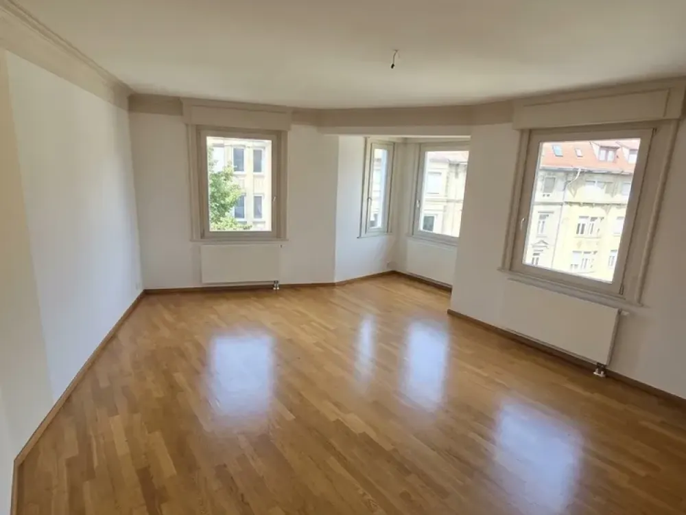 5 - Zimmer Wohnung sucht neue Wohngemeinschaft