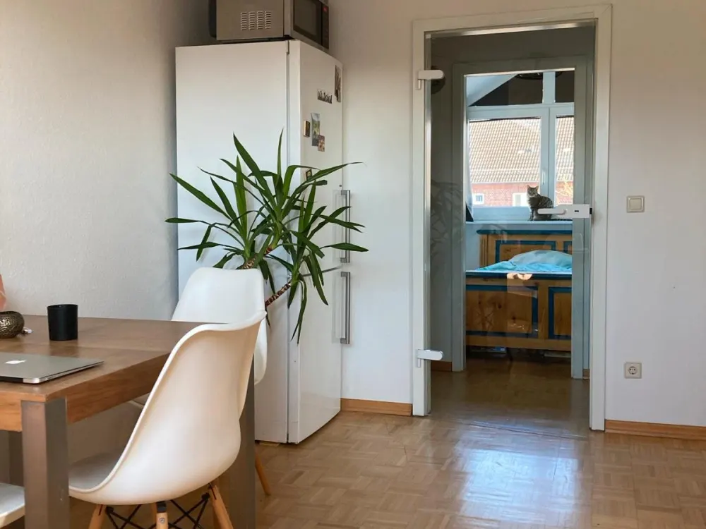 Möblierte 1,5 Zimmer Wohnung mit Logia & Badewanne