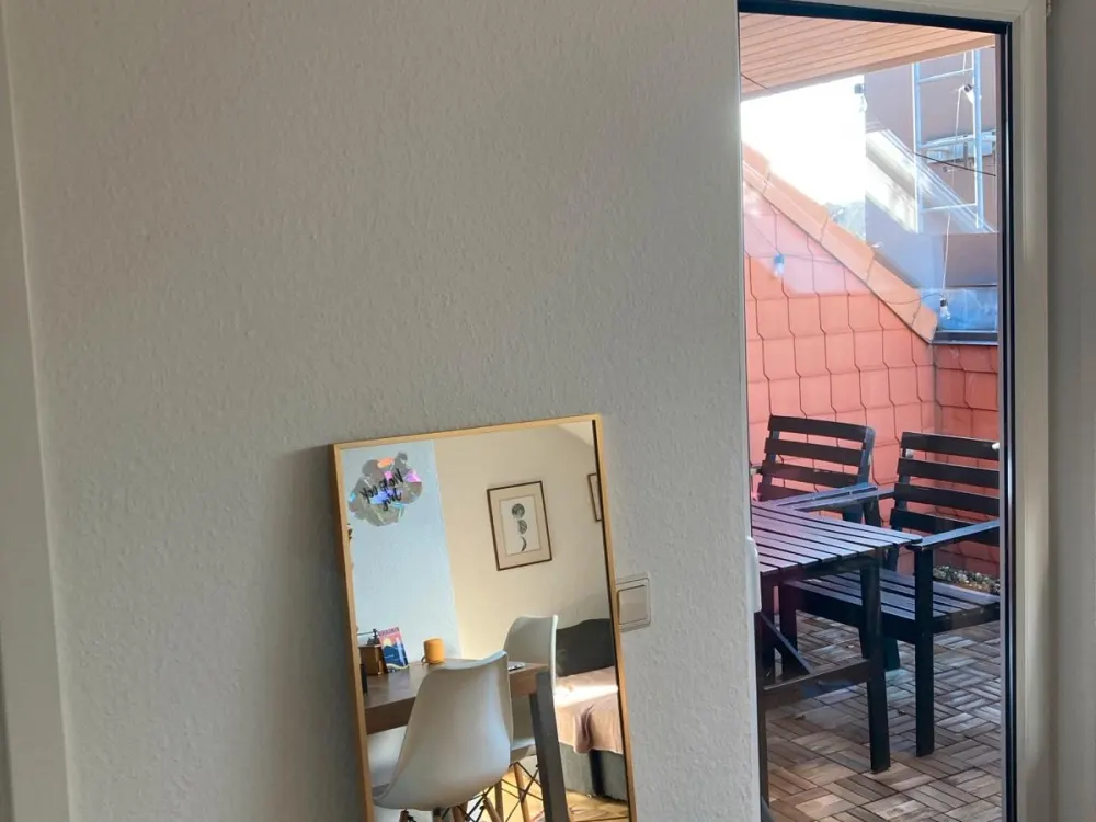 Möblierte 1,5 Zimmer Wohnung mit Logia & Badewanne