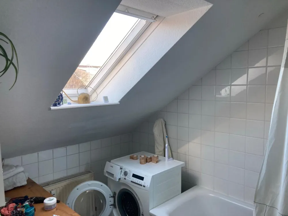 Möblierte 1,5 Zimmer Wohnung mit Logia & Badewanne