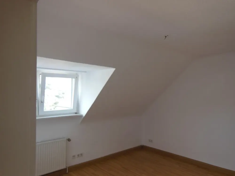 !!! Helle !!! Freundliche !!! Ruhige !!! Dachgeschoßwohnung !!!