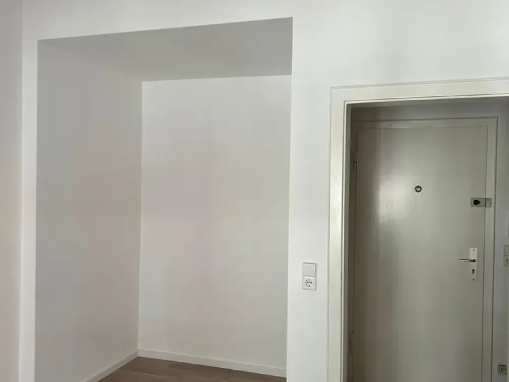 Sanierte 2-Zimmerwohnung mit Einbauküche und Balkon!