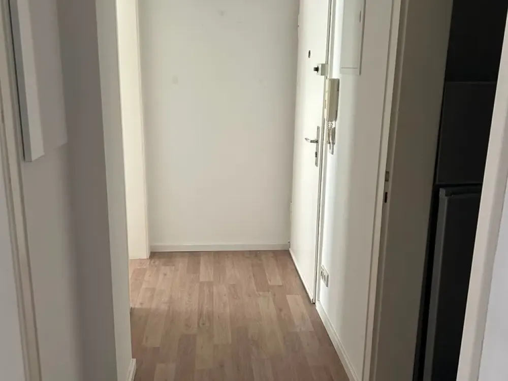 Sanierte 2-Zimmerwohnung mit Einbauküche und Balkon!