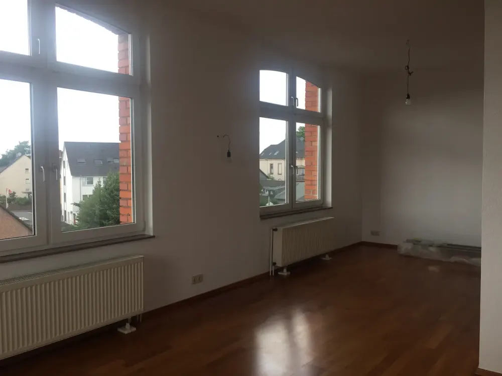 Freundliche, gepflegte 5-Zimmer-Wohnung mit gehobener Innenausstattung in Solingen