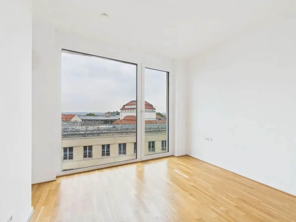 Spacious 2-Room Apartment near Semperoper, Ideal for Singles + Couples | MaryAnn