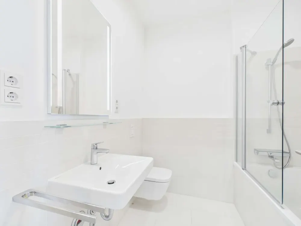 Spacious 2-Room Apartment near Semperoper, Ideal for Singles + Couples | MaryAnn