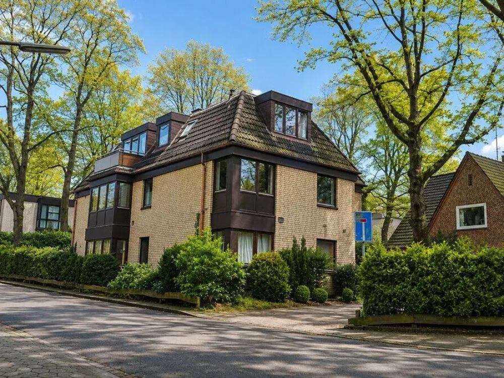 Befristet - Möblierte 3 Zimmer Erdgeschosswohnung mit Garten in Hamburg-Blankenese