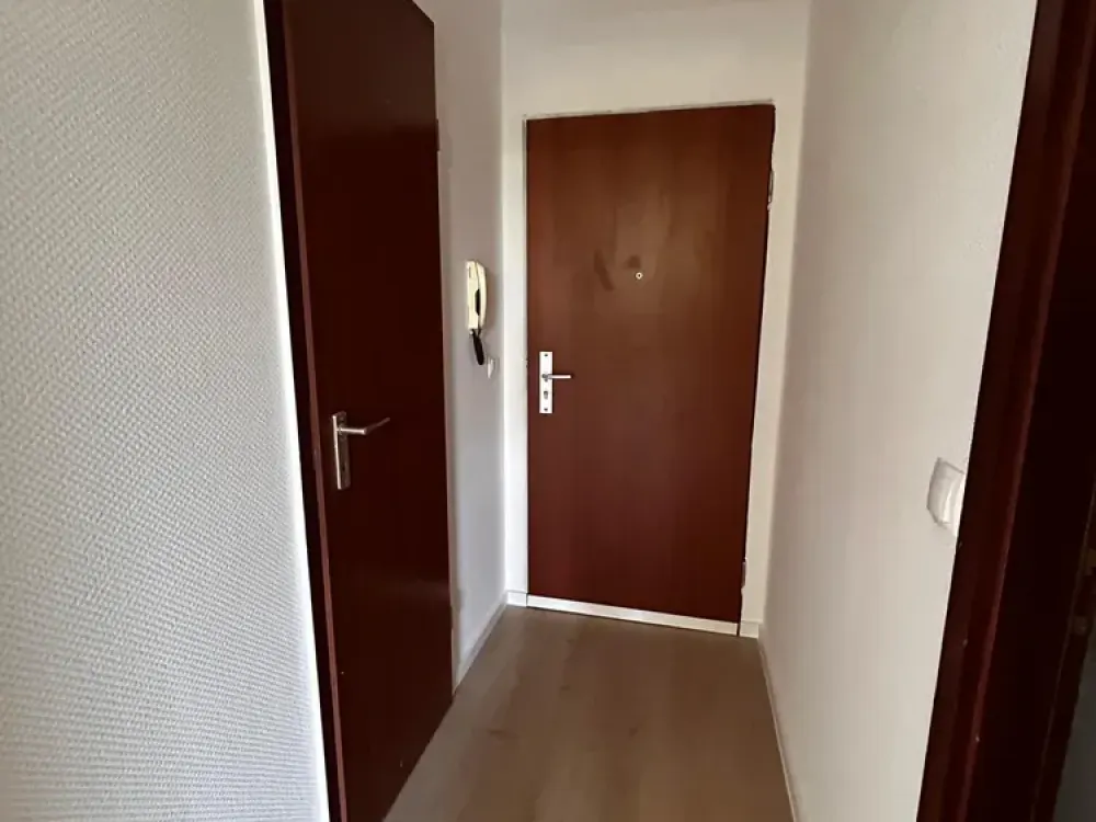 🌿✨Frisch renovierte 1,5-Zimmer-Wohnung mit Balkon, Aufzug in ruhiger Lage