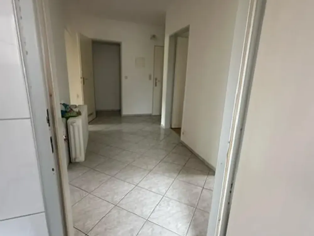 3 Zimmerwohnung mit Balkon nach kompletter Renovierung