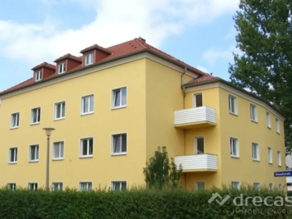 ruhige und helle 2-Zimmer-Whg. mit Balkon!!