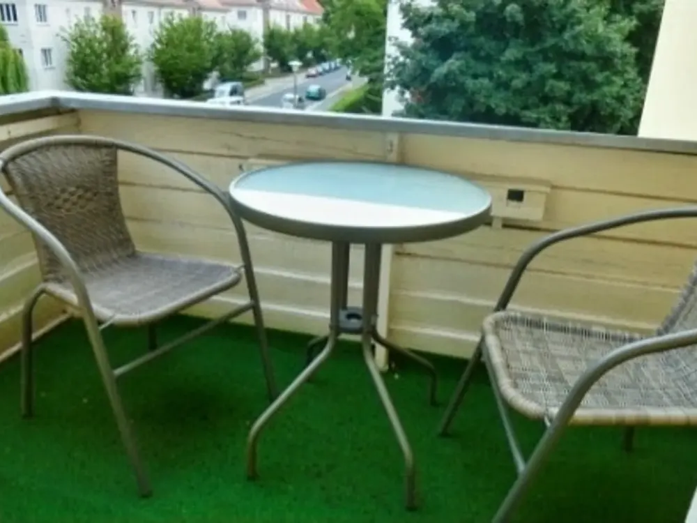 ruhige und helle 2-Zimmer-Whg. mit Balkon!!