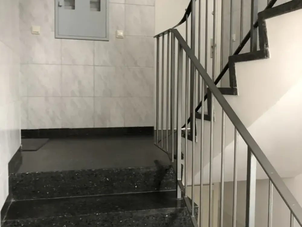 Schöne Teil-Möbilierte Wohnung in zentraler Lage