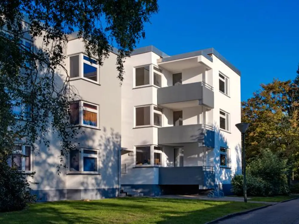 Helle, freundliche Wohnung mit Laminatboden und Tapeten. (WBS erforderlich)