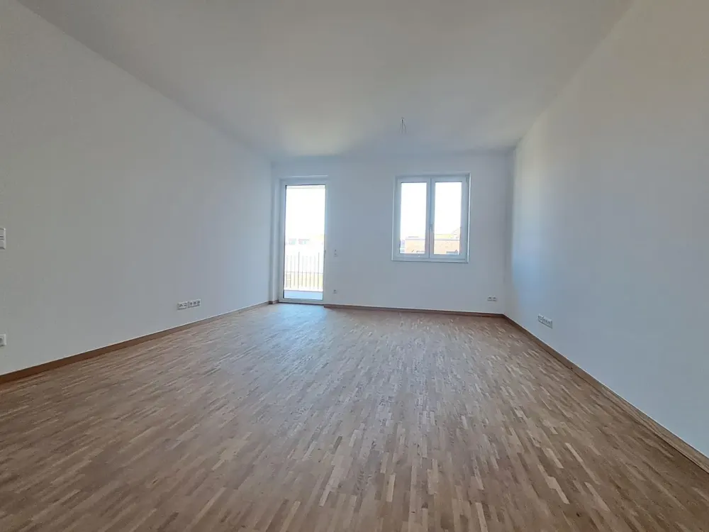 Bright 2-Room Apartment with 2 Balconies - Move In and Feel at Home!