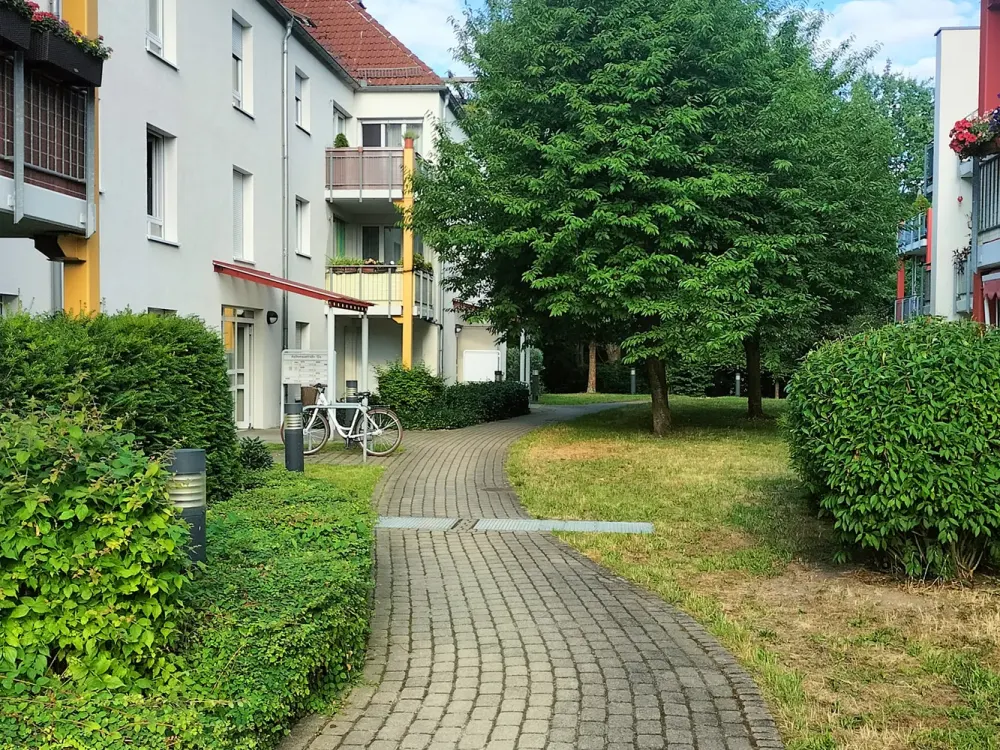 Helle 2-Zimmer-Wohnung mit Balkon, WG geeignet, in Markkleeberg, gute Anbindung nach Leipzig