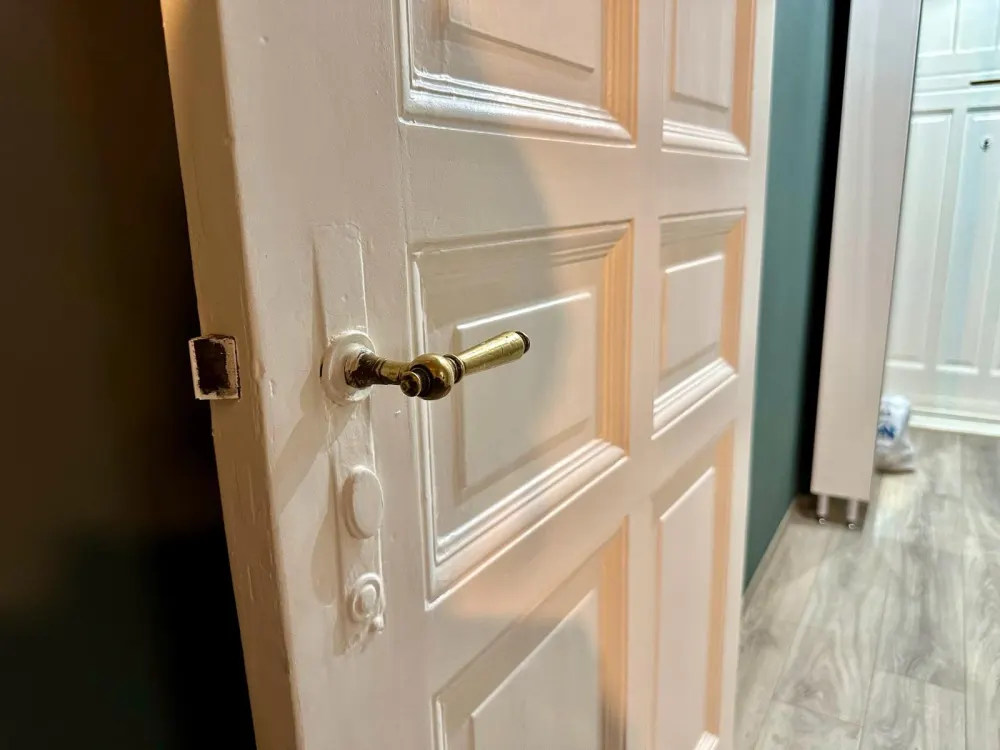 frisch renovierte 1-Zimmer Altbau Wohnung in Wilmersdorf