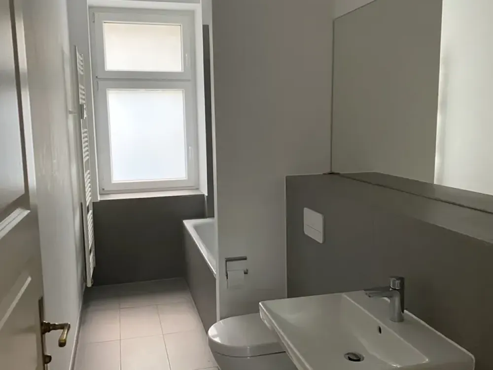 Neuwertige 2-Zimmer-Wohnung mit Einbauküche