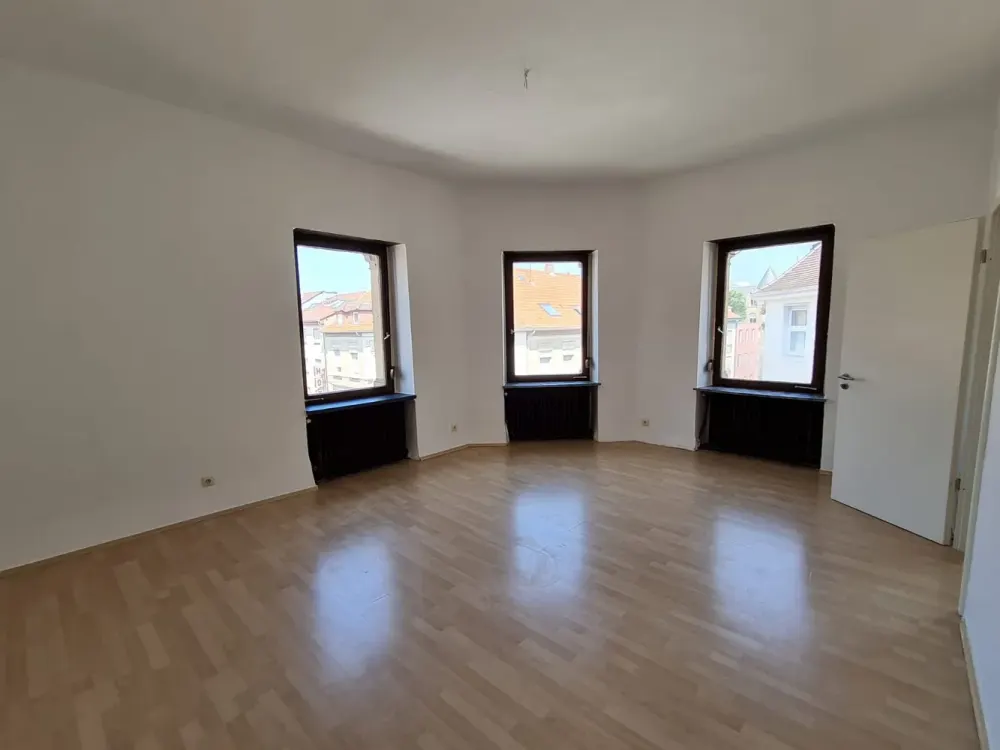 Beautiful 5-Room Apartment in the Center of Karlsruhe (Suitable for Shared Living)