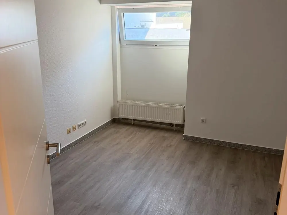 3 Zimmer mit Wohnküche, Diele, Bad, 75qm, EG, Völklingen,