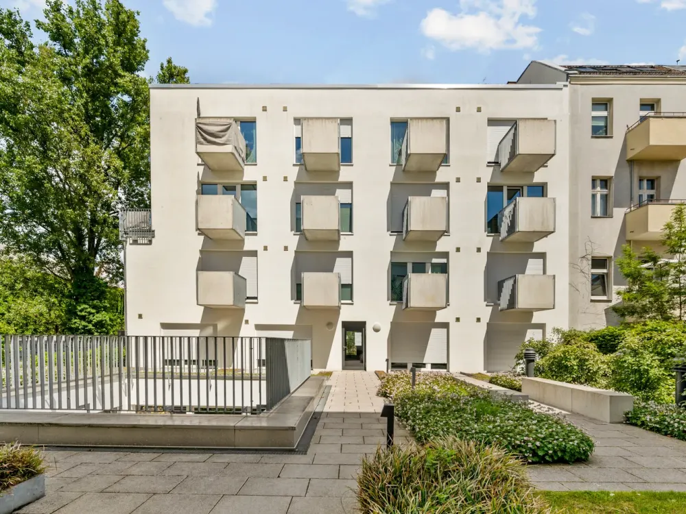 Hier lässt es sich wohnen und studieren! Helles 1-Zimmer-Apartment in Tempelhof